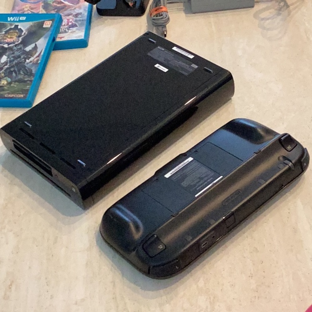 Nintendo Wii U Console 32GB & 2 Games & Gamepad WUP-010 Zelda System Black - Picture 10 of 15
